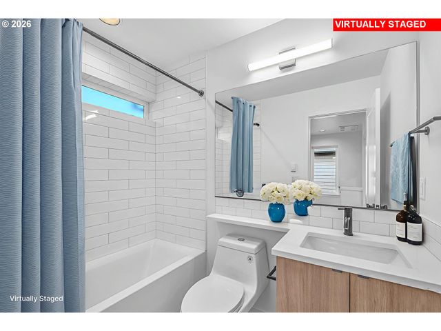 6471 Se RAMONA St B, Portland, OR 97206