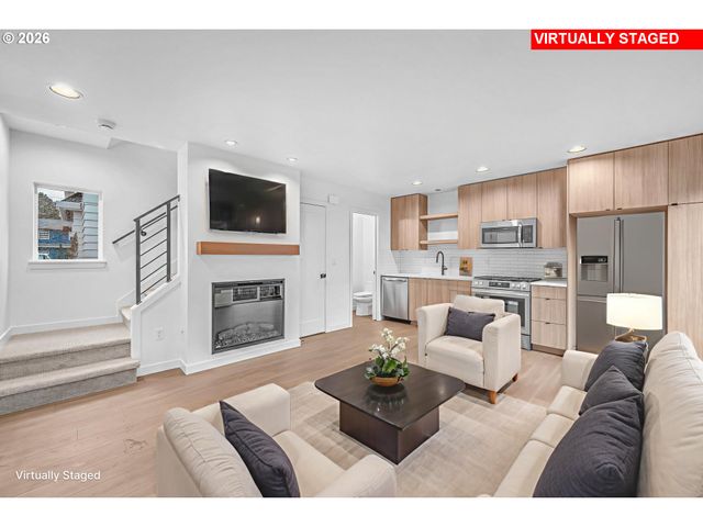 6471 Se RAMONA St B, Portland, OR 97206