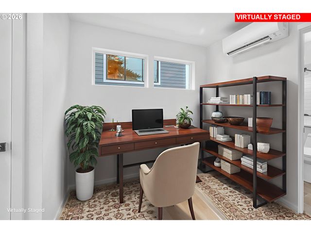 6471 Se RAMONA St B, Portland, OR 97206