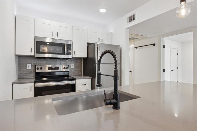 909 Reinli ST 231, Austin, TX 78751
