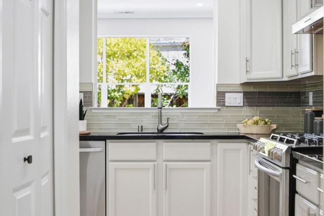 104 Freedom Lane, Mountain View, CA 94040