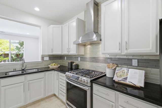 104 Freedom Lane, Mountain View, CA 94040