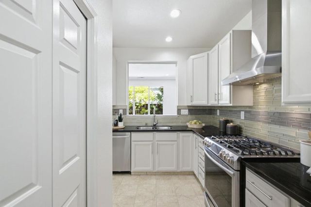 104 Freedom Lane, Mountain View, CA 94040