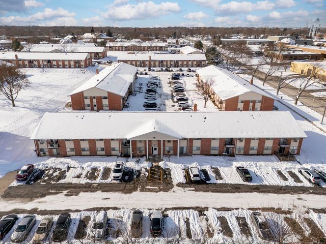 703 E Fullerton Avenue 107, Glendale Heights, IL 60139