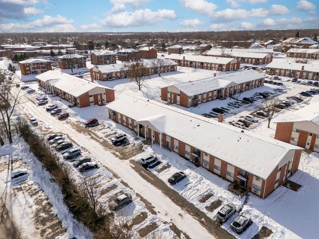 703 E Fullerton Avenue 107, Glendale Heights, IL 60139