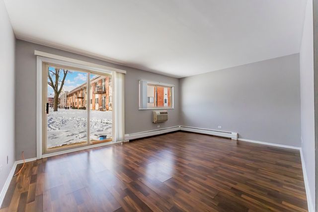 703 E Fullerton Avenue 107, Glendale Heights, IL 60139