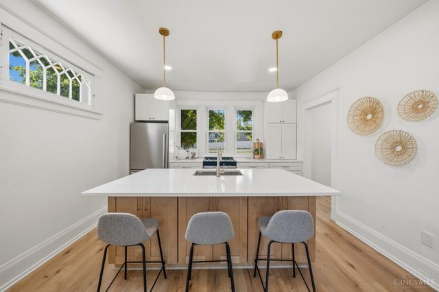 1943 Hewitt Avenue, Cincinnati, OH 45207