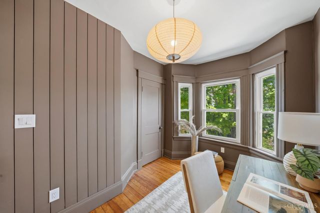 1943 Hewitt Avenue, Cincinnati, OH 45207
