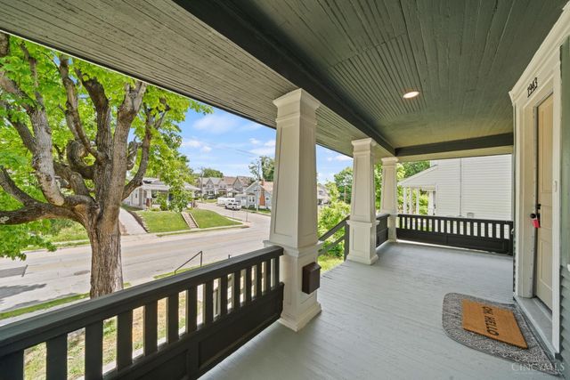 1943 Hewitt Avenue, Cincinnati, OH 45207