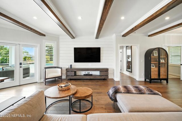 3367 ROYAL PALM Drive, Jacksonville, FL 32250