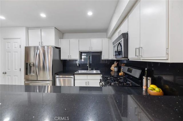1940 N Highland Avenue 2, Los Angeles, CA 90068