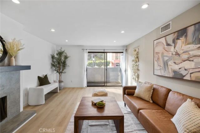 1940 N Highland Avenue 2, Los Angeles, CA 90068