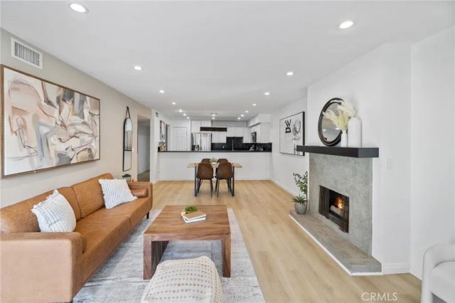 1940 N Highland Avenue 2, Los Angeles, CA 90068