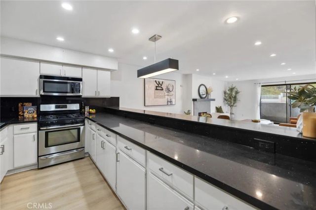 1940 N Highland Avenue 2, Los Angeles, CA 90068