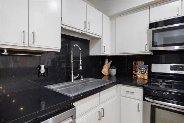 1940 N Highland Avenue 2, Los Angeles, CA 90068
