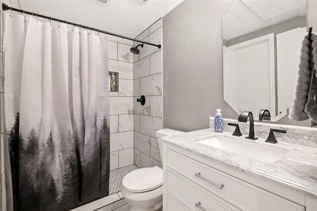 162 April Point Drive S, Conroe, TX 77356