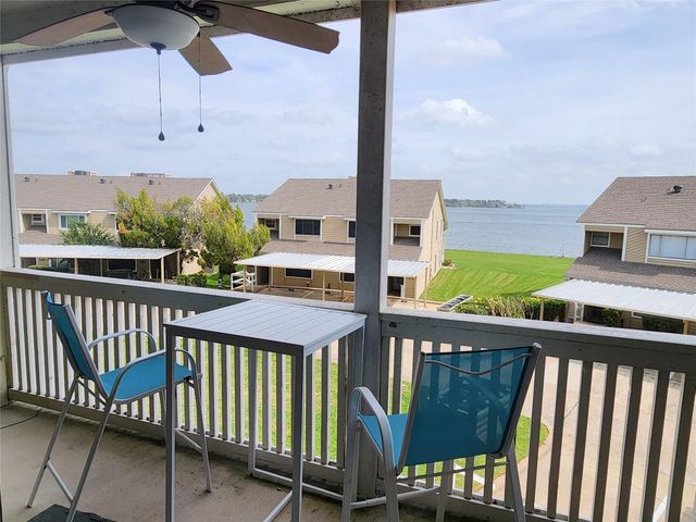 162 April Point Drive S, Conroe, TX 77356