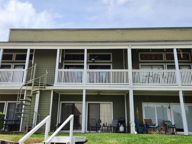 162 April Point Drive S, Conroe, TX 77356