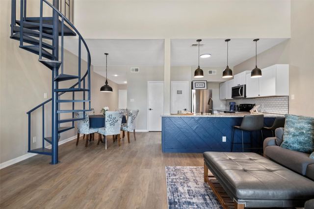 162 April Point Drive S, Conroe, TX 77356