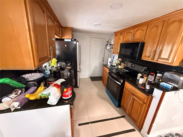 10341 NW 6th Ave, Miami, FL 33150