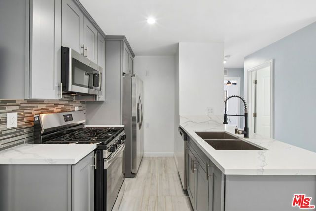852 N Bunker Hill Avenue 105, Los Angeles, CA 90012
