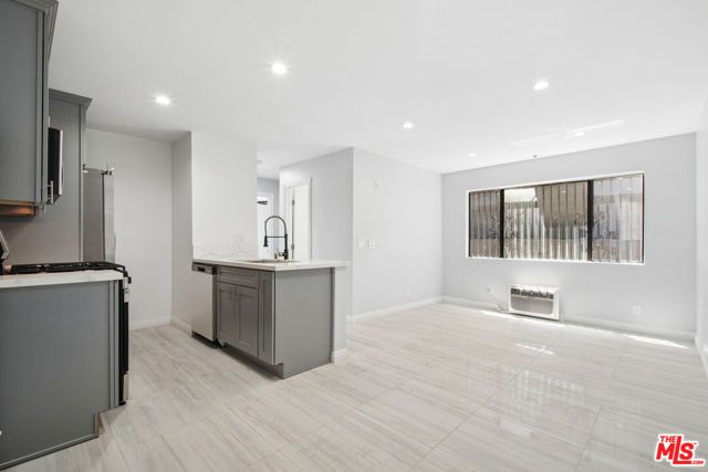 852 N Bunker Hill Avenue 105, Los Angeles, CA 90012