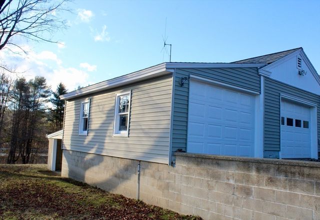 116 Bald Mountain Rd, Bernardston, MA 01337