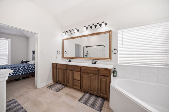 3841 Eagles Bluff Road, Midlothian, TX 76065