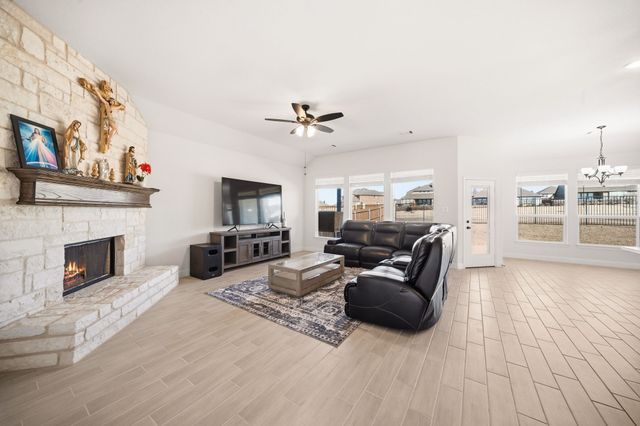 3841 Eagles Bluff Road, Midlothian, TX 76065