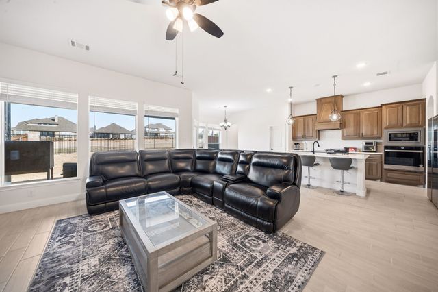 3841 Eagles Bluff Road, Midlothian, TX 76065