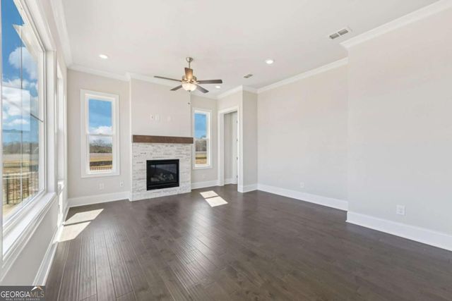 192 Herring Drive, Hoschton, GA 30548