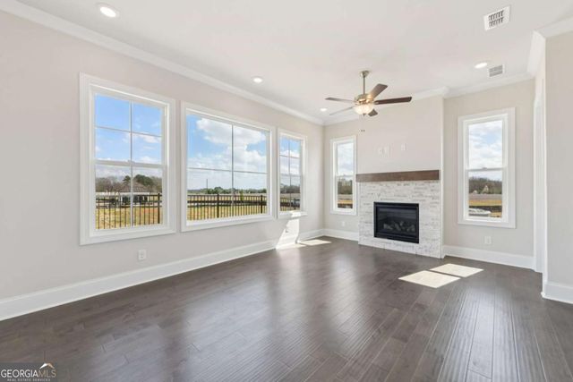 192 Herring Drive, Hoschton, GA 30548