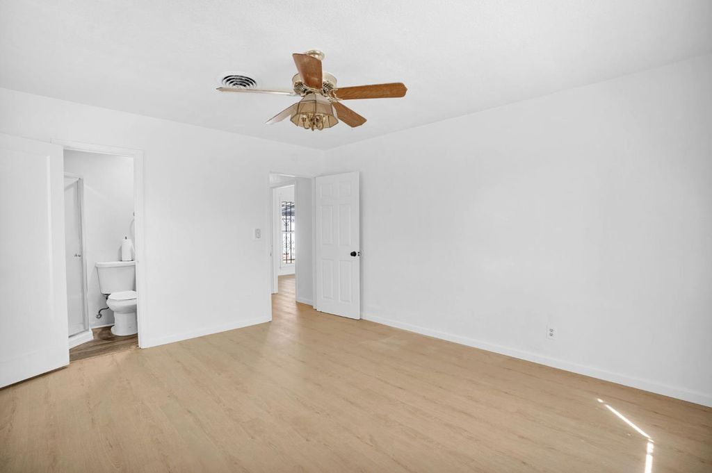 Image 18 of property listing at 2847 E Michigan, Fresno, CA 93703
