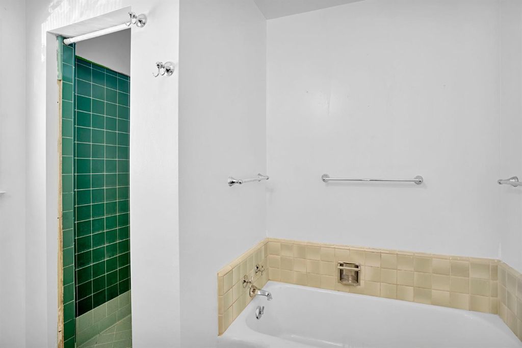 Image 21 of property listing at 2847 E Michigan, Fresno, CA 93703