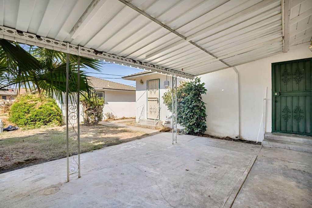 Image 24 of property listing at 2847 E Michigan, Fresno, CA 93703