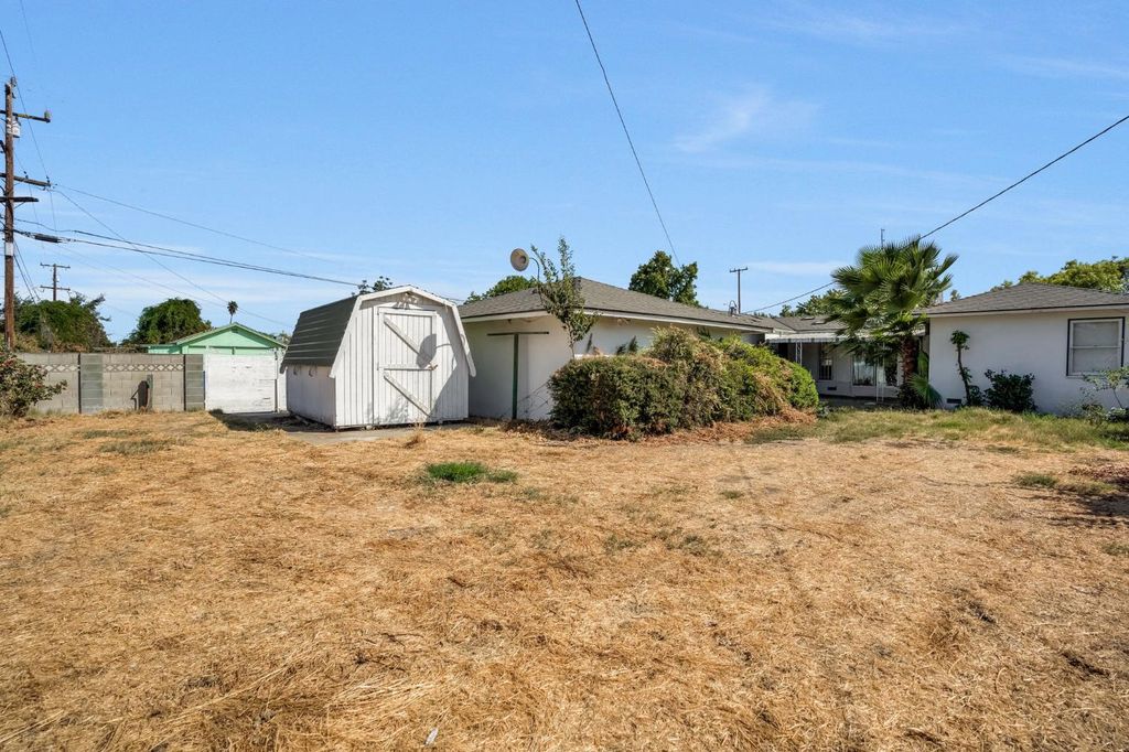 Image 28 of property listing at 2847 E Michigan, Fresno, CA 93703
