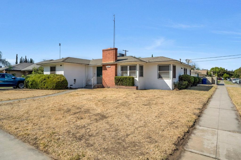 Image 3 of property listing at 2847 E Michigan, Fresno, CA 93703
