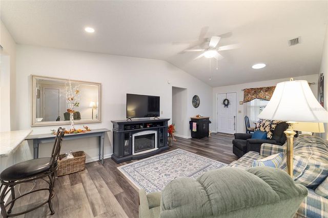 8980 SW 93RD LANE B, Ocala, FL 34481
