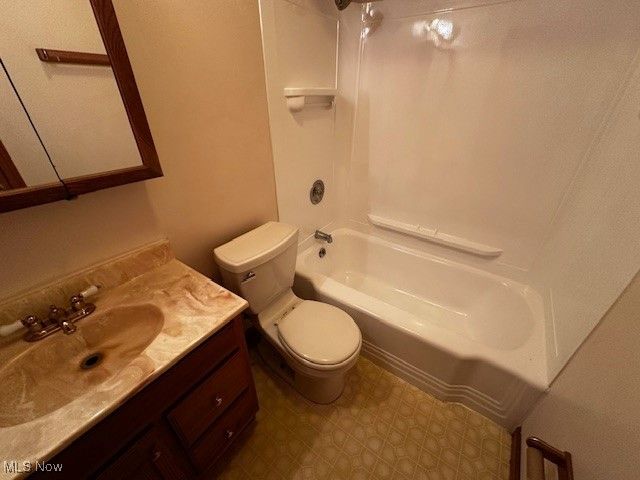 6606 Crossview Road, Seven Hills, OH 44131