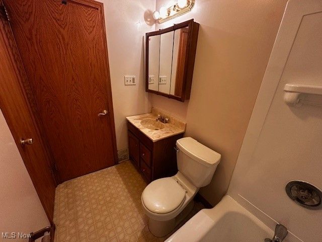 6606 Crossview Road, Seven Hills, OH 44131