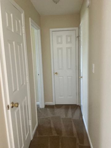 910 Dolphin Ln, Clarksville, TN 37043