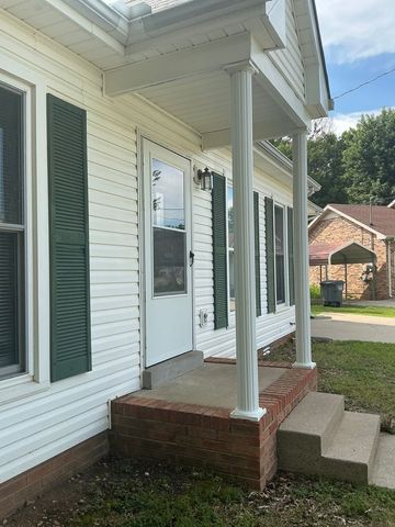 910 Dolphin Ln, Clarksville, TN 37043