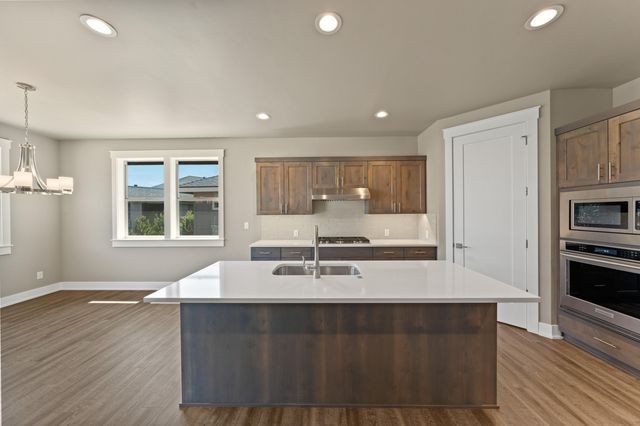 2622 NW Redwood Circle 40, Redmond, OR 97756