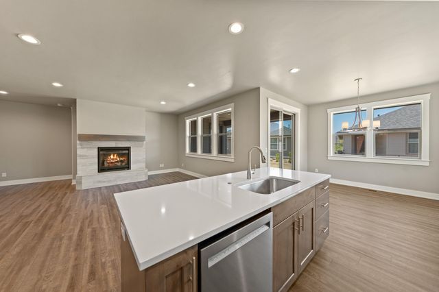 2622 NW Redwood Circle 40, Redmond, OR 97756