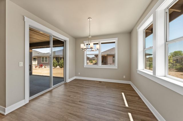 2622 NW Redwood Circle 40, Redmond, OR 97756