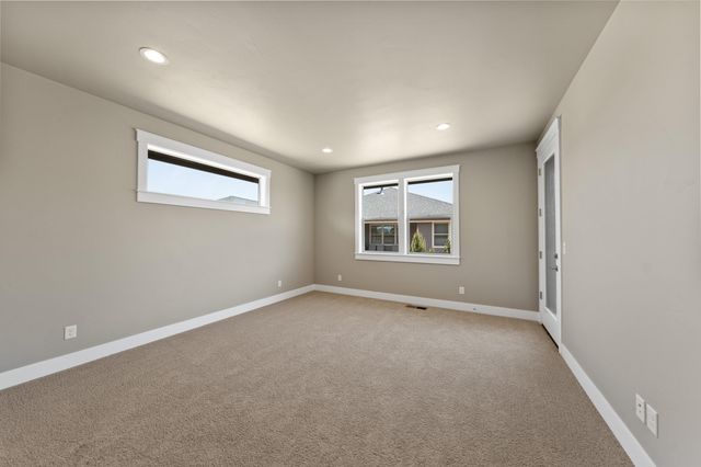 2622 NW Redwood Circle 40, Redmond, OR 97756