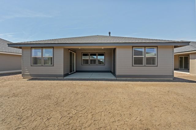 2622 NW Redwood Circle 40, Redmond, OR 97756