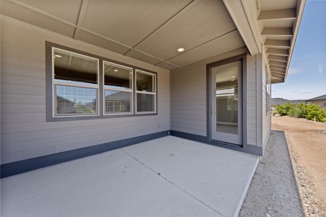 2622 NW Redwood Circle 40, Redmond, OR 97756