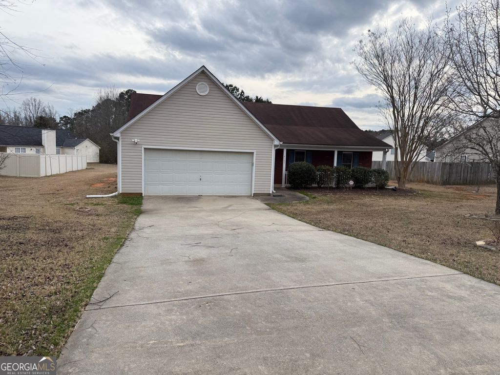 4165 Eden Valley Drive, Loganville, GA 30052