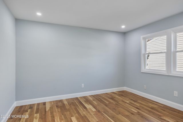 18 Bolingbroke Drive, Toms River, NJ 08757